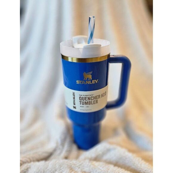 STANLEY ARCTIC TWIST THE QUENCHER H2.0 FLOWSTATE TUMBLER | 40 OZ - Picture 1 of 4